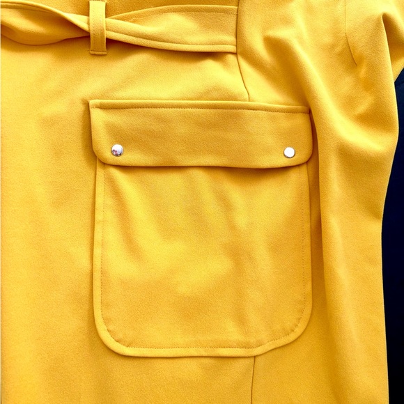 NYCC yellow capris - Picture 9 of 9